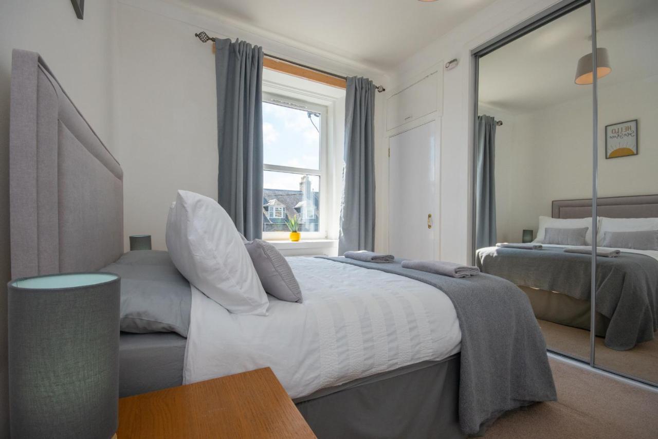 Dwellcome Home Ltd 1 Bed Apt, Half Mile To Union Street Yet Quiet, Free Parking, Fast Wifi, Ideal For Long Term Contractor, Etc Stays, Fully Equipped Kitchen, Regular Housekeeping Option - See Our Site For Assurance Абърдийн Екстериор снимка